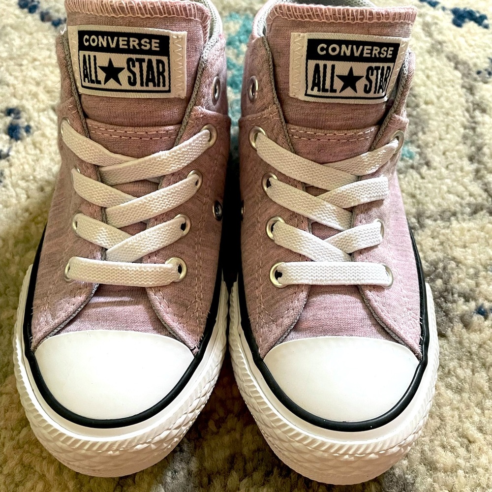Youth Converse nwot